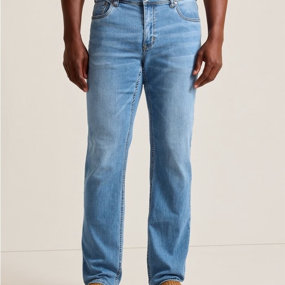 Tommy Bahama Relaxed Fit Blue Jeans - Picture 1 of 9